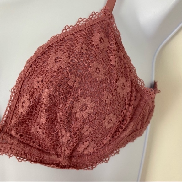 VS VICTORIA’S SECRET Dusty Rose Lace Semi Sheer Bralette Size Small - Picture 3 of 7